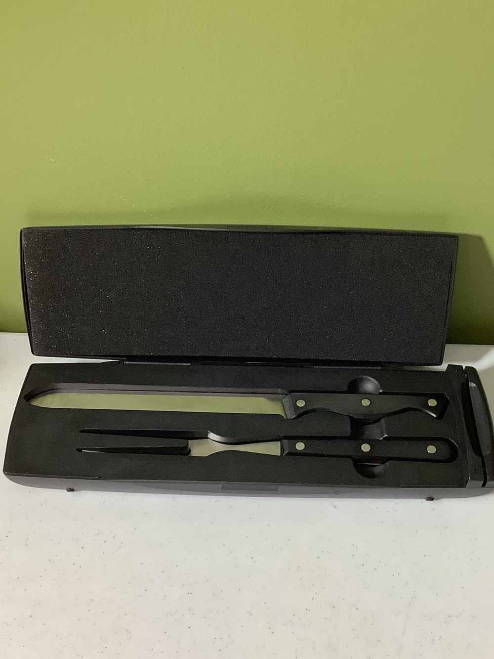Pampered Chef Carving Set with case and sharpener